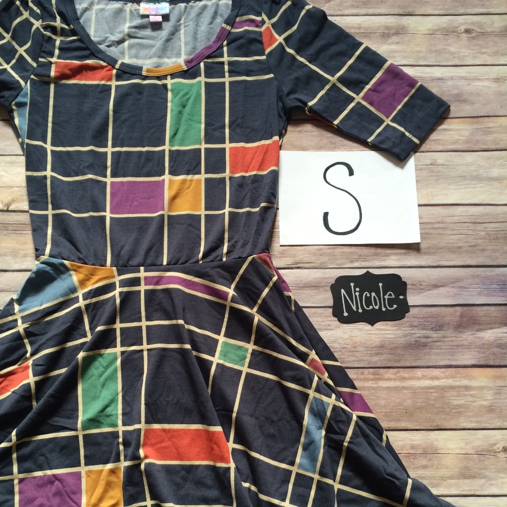 NWT LuLaRoe Nicole Dress - small